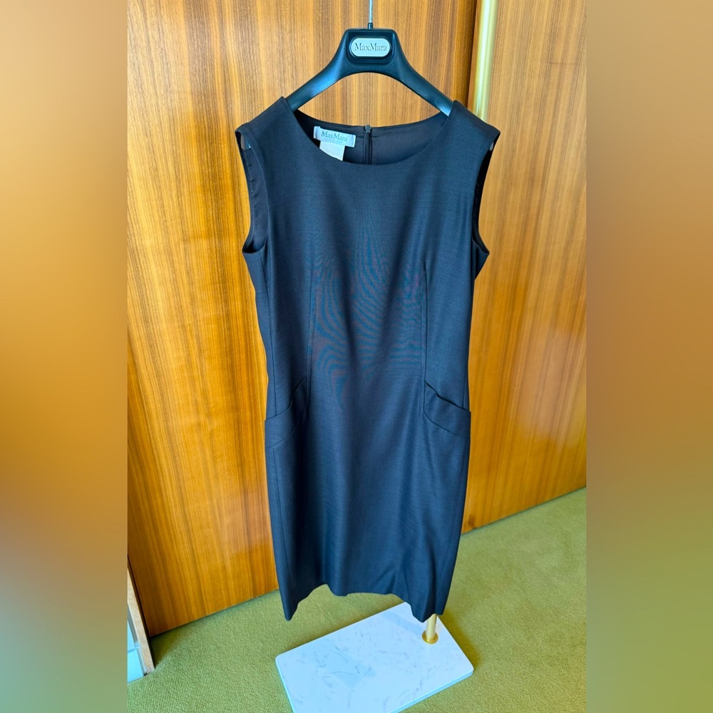 Classic MaxMara sleeveless wool/silk blend dress.